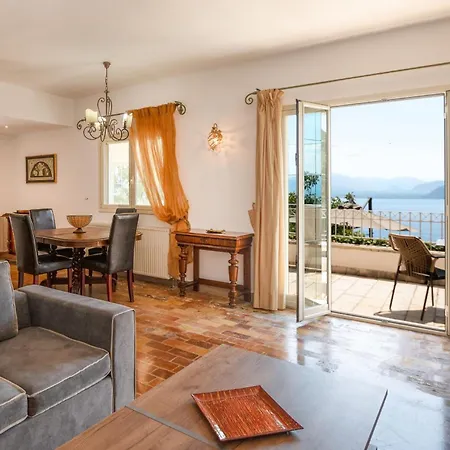 Anastasia Villa